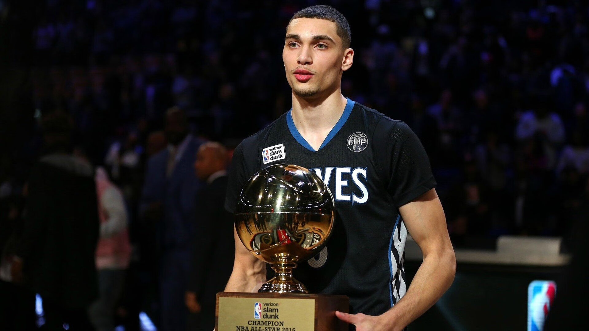 爱游戏官方网站-热火官方回顾上赛季高光集锦激发粉丝情绪，热火这个赛季