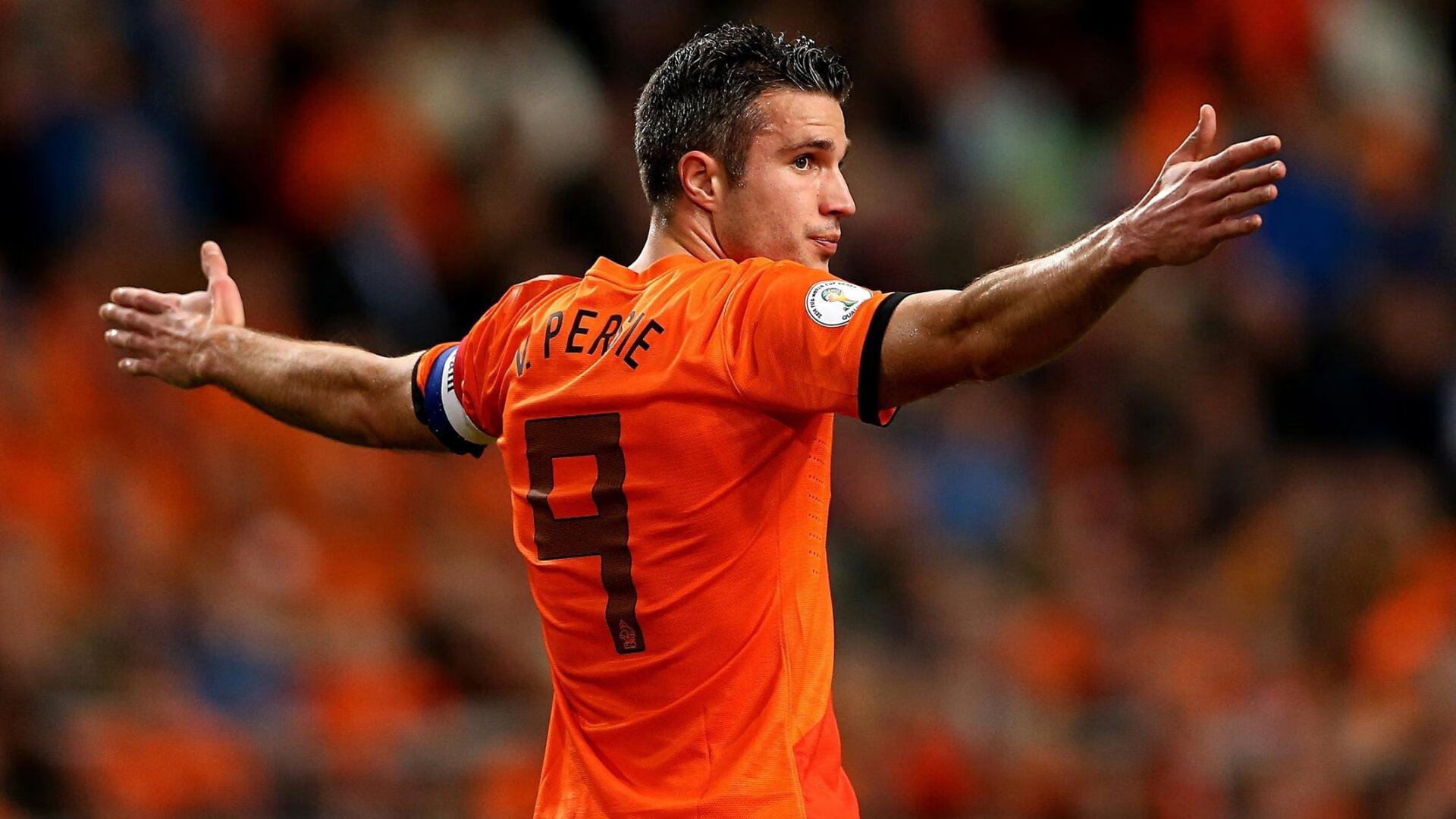 特色足球文化在“一带一路”沿线国家中逐渐推广，加强国际交流